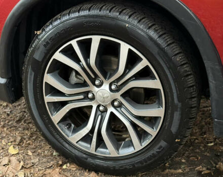 Червоний Міцубісі Аутлендер, об'ємом двигуна 2.36 л та пробігом 190 тис. км за 12000 $, фото 9 на Automoto.ua