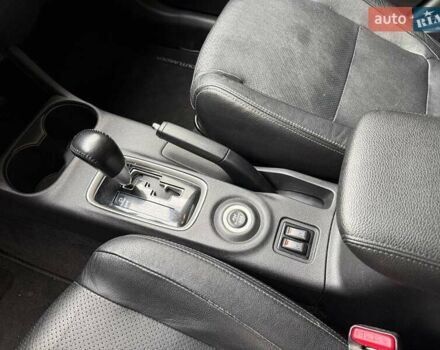 Красный Мицубиси Аутлендер, объемом двигателя 3 л и пробегом 167 тыс. км за 16990 $, фото 28 на Automoto.ua