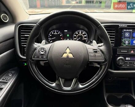 Красный Мицубиси Аутлендер, объемом двигателя 3 л и пробегом 167 тыс. км за 16990 $, фото 22 на Automoto.ua