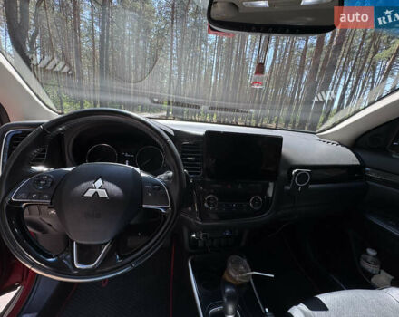 Красный Мицубиси Аутлендер, объемом двигателя 2.36 л и пробегом 133 тыс. км за 16300 $, фото 27 на Automoto.ua