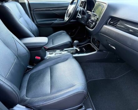 Красный Мицубиси Аутлендер, объемом двигателя 3 л и пробегом 60 тыс. км за 4900 $, фото 10 на Automoto.ua