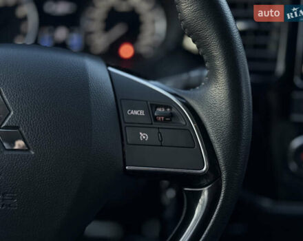 Красный Мицубиси Аутлендер, объемом двигателя 2 л и пробегом 85 тыс. км за 18900 $, фото 72 на Automoto.ua