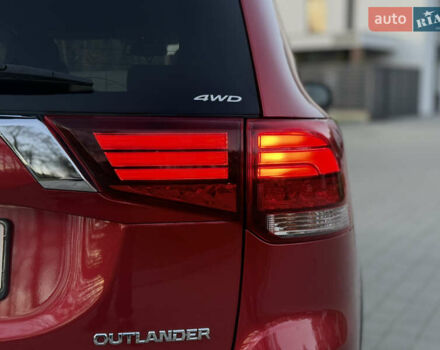 Красный Мицубиси Аутлендер, объемом двигателя 2 л и пробегом 85 тыс. км за 18900 $, фото 20 на Automoto.ua
