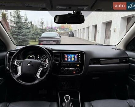 Красный Мицубиси Аутлендер, объемом двигателя 2 л и пробегом 176 тыс. км за 18900 $, фото 11 на Automoto.ua