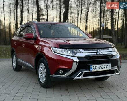 Красный Мицубиси Аутлендер, объемом двигателя 2 л и пробегом 85 тыс. км за 18900 $, фото 5 на Automoto.ua