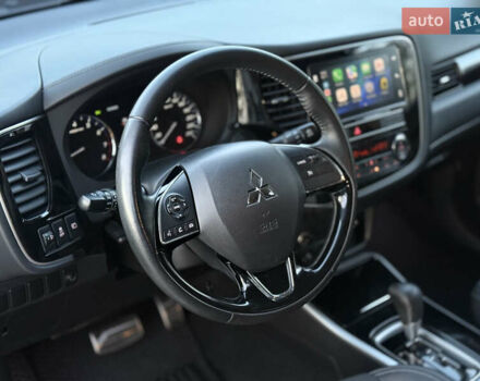 Красный Мицубиси Аутлендер, объемом двигателя 2 л и пробегом 85 тыс. км за 18900 $, фото 70 на Automoto.ua