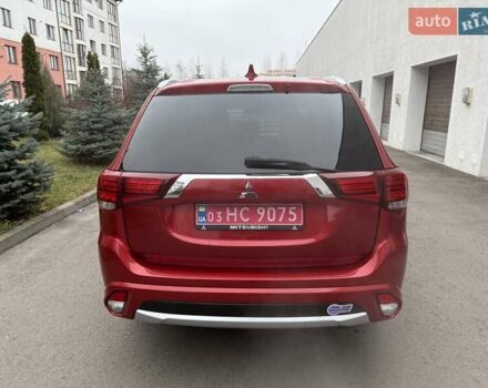 Красный Мицубиси Аутлендер, объемом двигателя 2 л и пробегом 176 тыс. км за 18900 $, фото 5 на Automoto.ua