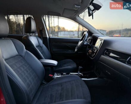 Красный Мицубиси Аутлендер, объемом двигателя 2 л и пробегом 85 тыс. км за 18900 $, фото 35 на Automoto.ua