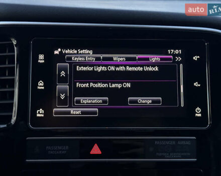 Красный Мицубиси Аутлендер, объемом двигателя 2 л и пробегом 85 тыс. км за 18900 $, фото 103 на Automoto.ua