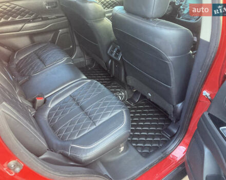 Міцубісі Аутлендер 2018 у Дніпро (Дніпропетровську) на Automoto.ua Червоний Міцубісі Аутлендер, об'ємом двигуна 2.36 л та пробігом 68 тис. км за 18500 $, фото 22 на Automoto.ua