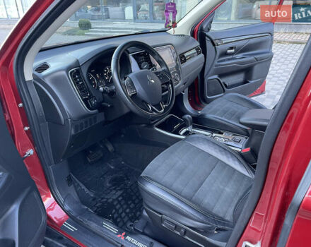Красный Мицубиси Аутлендер, объемом двигателя 2.36 л и пробегом 100 тыс. км за 16500 $, фото 10 на Automoto.ua