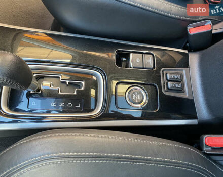 Красный Мицубиси Аутлендер, объемом двигателя 3 л и пробегом 106 тыс. км за 20700 $, фото 37 на Automoto.ua