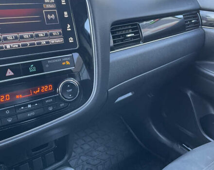 Красный Мицубиси Аутлендер, объемом двигателя 2.36 л и пробегом 100 тыс. км за 16500 $, фото 26 на Automoto.ua