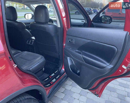 Красный Мицубиси Аутлендер, объемом двигателя 2.36 л и пробегом 100 тыс. км за 16500 $, фото 15 на Automoto.ua