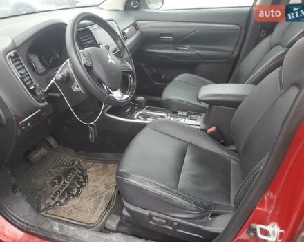 Красный Мицубиси Аутлендер, объемом двигателя 3 л и пробегом 100 тыс. км за 3000 $, фото 6 на Automoto.ua