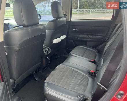 Червоний Міцубісі Аутлендер, об'ємом двигуна 2.36 л та пробігом 148 тис. км за 16500 $, фото 8 на Automoto.ua