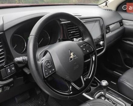 Червоний Міцубісі Аутлендер, об'ємом двигуна 3 л та пробігом 127 тис. км за 28500 $, фото 8 на Automoto.ua
