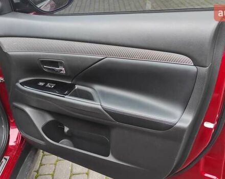 Червоний Міцубісі Аутлендер, об'ємом двигуна 3 л та пробігом 127 тис. км за 28500 $, фото 12 на Automoto.ua