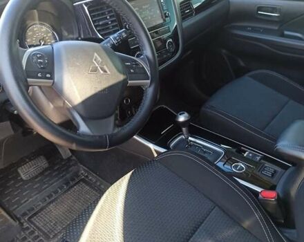 Червоний Міцубісі Аутлендер, об'ємом двигуна 2.36 л та пробігом 31 тис. км за 19200 $, фото 17 на Automoto.ua