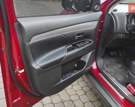 Червоний Міцубісі Аутлендер, об'ємом двигуна 3 л та пробігом 127 тис. км за 28500 $, фото 15 на Automoto.ua