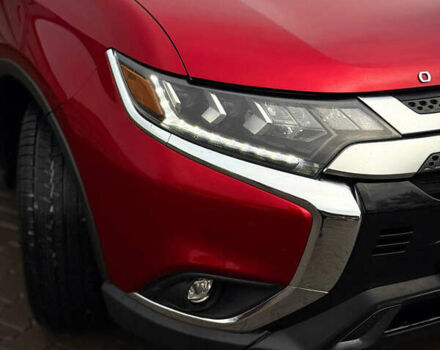 Червоний Міцубісі Аутлендер, об'ємом двигуна 3 л та пробігом 69 тис. км за 19000 $, фото 4 на Automoto.ua