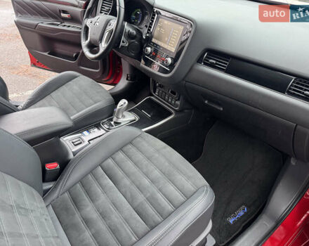 Красный Мицубиси Аутлендер, объемом двигателя 2.36 л и пробегом 65 тыс. км за 23800 $, фото 20 на Automoto.ua