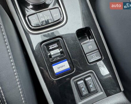 Красный Мицубиси Аутлендер, объемом двигателя 2.36 л и пробегом 65 тыс. км за 23800 $, фото 22 на Automoto.ua