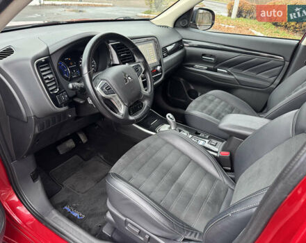 Красный Мицубиси Аутлендер, объемом двигателя 2.36 л и пробегом 65 тыс. км за 23800 $, фото 14 на Automoto.ua