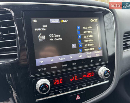 Красный Мицубиси Аутлендер, объемом двигателя 2.36 л и пробегом 65 тыс. км за 23800 $, фото 21 на Automoto.ua