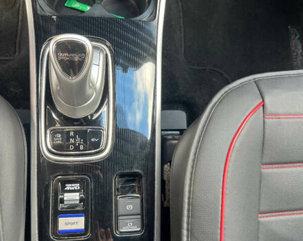 Красный Мицубиси Аутлендер, объемом двигателя 2.36 л и пробегом 94 тыс. км за 26000 $, фото 12 на Automoto.ua