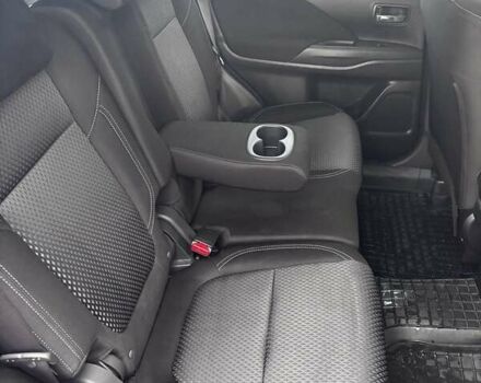 Красный Мицубиси Аутлендер, объемом двигателя 2 л и пробегом 38 тыс. км за 23000 $, фото 8 на Automoto.ua