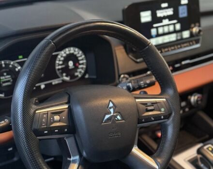 Красный Мицубиси Аутлендер, объемом двигателя 2.5 л и пробегом 55 тыс. км за 31100 $, фото 3 на Automoto.ua