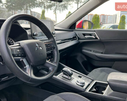 Красный Мицубиси Аутлендер, объемом двигателя 2.49 л и пробегом 121 тыс. км за 27300 $, фото 9 на Automoto.ua