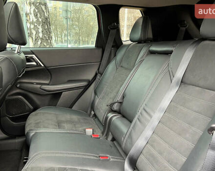 Красный Мицубиси Аутлендер, объемом двигателя 2.49 л и пробегом 121 тыс. км за 27300 $, фото 21 на Automoto.ua