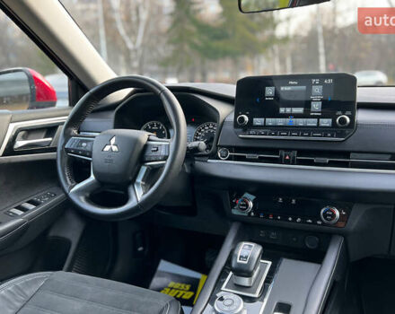 Красный Мицубиси Аутлендер, объемом двигателя 2.49 л и пробегом 121 тыс. км за 27300 $, фото 20 на Automoto.ua