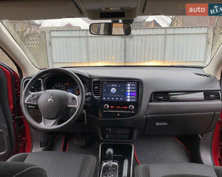 Красный Мицубиси Аутлендер, объемом двигателя 2 л и пробегом 40 тыс. км за 23500 $, фото 31 на Automoto.ua