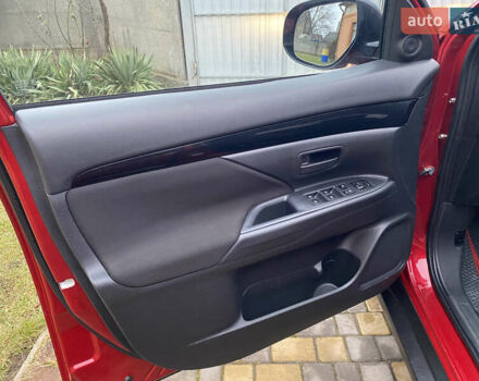 Красный Мицубиси Аутлендер, объемом двигателя 2 л и пробегом 40 тыс. км за 23500 $, фото 18 на Automoto.ua