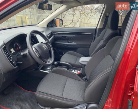 Красный Мицубиси Аутлендер, объемом двигателя 2 л и пробегом 40 тыс. км за 23500 $, фото 21 на Automoto.ua