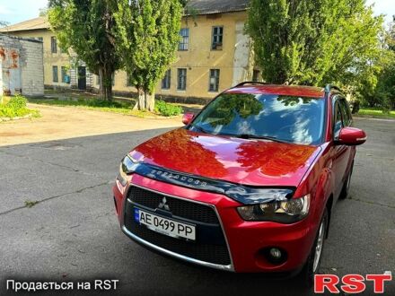 Міцубісі Аутлендер 2011 у Желтых Водах на Automoto.ua Червоний Міцубісі Аутлендер, об'ємом двигуна 2 л та пробігом 150 тис. км за 11100 $, фото 1 на Automoto.ua