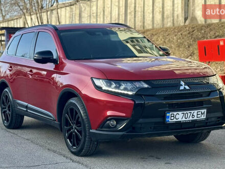Мицубиси Аутлендер 2016 в Львове на Automoto.ua Красный Мицубиси Аутлендер, объемом двигателя 3 л и пробегом 73 тыс. км за 18900 $, фото 1 на Automoto.ua
