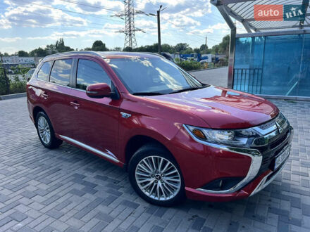 Мицубиси Аутлендер 2019 в Днепре (Днепропетровске) на Automoto.ua Красный Мицубиси Аутлендер, объемом двигателя 2 л и пробегом 58 тыс. км за 22500 $, фото 1 на Automoto.ua