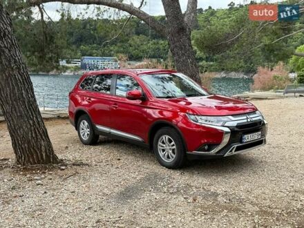 Міцубісі Аутлендер 2021 у Києві на Automoto.ua Червоний Міцубісі Аутлендер, об'ємом двигуна 2 л та пробігом 27 тис. км за 25809 $, фото 1 на Automoto.ua