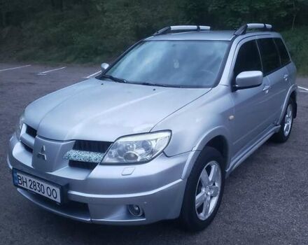 Мицубиси Аутлендер, объемом двигателя 2.4 л и пробегом 350 тыс. км за 4600 $, фото 5 на Automoto.ua