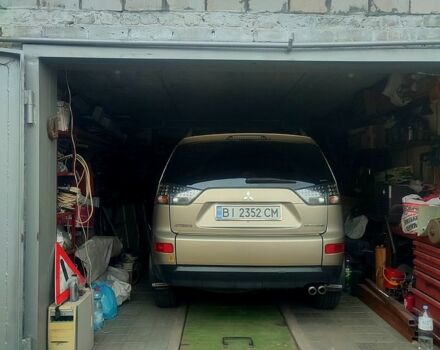 Мицубиси Аутлендер, объемом двигателя 2 л и пробегом 185 тыс. км за 9500 $, фото 8 на Automoto.ua