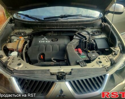 Мицубиси Аутлендер, объемом двигателя 2 л и пробегом 185 тыс. км за 9500 $, фото 9 на Automoto.ua