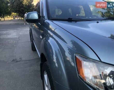 Мицубиси Аутлендер, объемом двигателя 3 л и пробегом 201 тыс. км за 10000 $, фото 4 на Automoto.ua