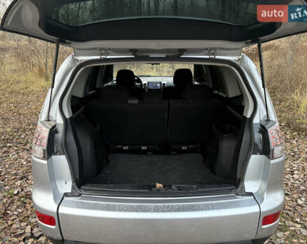 Мицубиси Аутлендер, объемом двигателя 2.36 л и пробегом 250 тыс. км за 7700 $, фото 10 на Automoto.ua