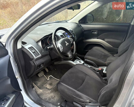 Мицубиси Аутлендер, объемом двигателя 2.36 л и пробегом 250 тыс. км за 7700 $, фото 8 на Automoto.ua