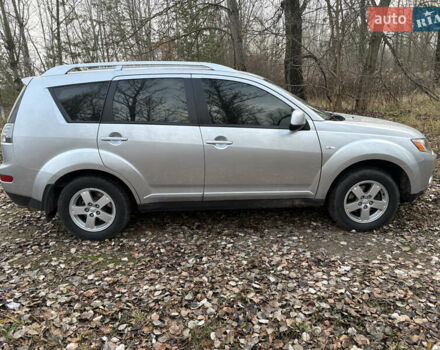 Мицубиси Аутлендер, объемом двигателя 2.36 л и пробегом 250 тыс. км за 7700 $, фото 6 на Automoto.ua