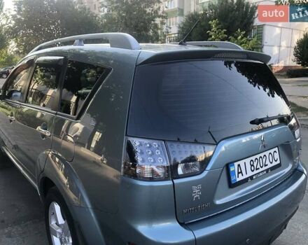 Мицубиси Аутлендер, объемом двигателя 3 л и пробегом 201 тыс. км за 10000 $, фото 1 на Automoto.ua